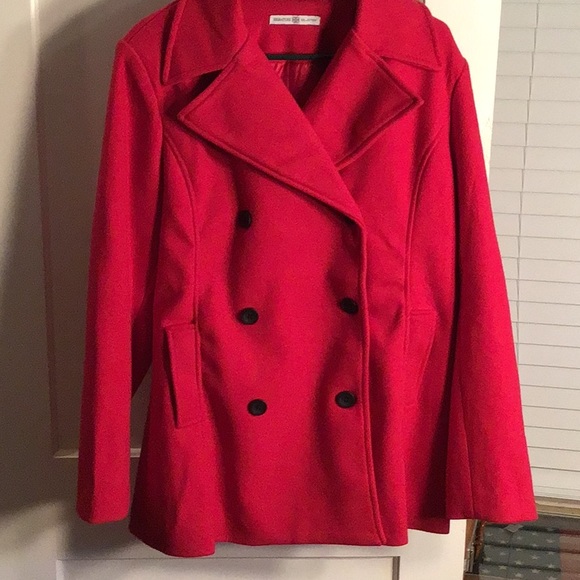 Red coat. - Picture 3 of 3